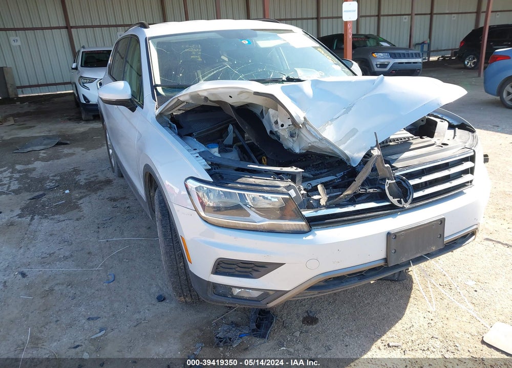 2018 VOLKSWAGEN TIGUAN 2.0T SE/2.0T SEL VIN: 3VV3B7AX8JM000551
