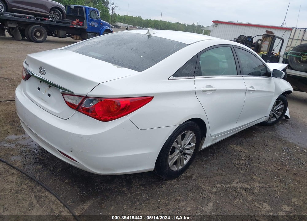 2013 HYUNDAI SONATA GLS VIN: 5NPEB4AC7DH667186