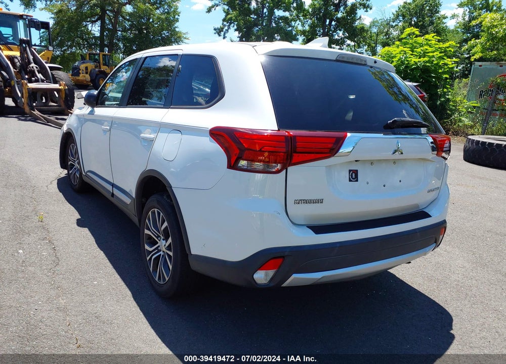 2017 MITSUBISHI OUTLANDER ES VIN: JA4AD2A32HZ054219