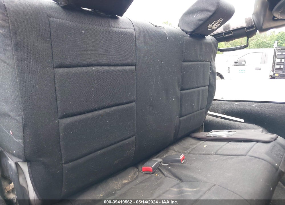 2008 JEEP WRANGLER SAHARA VIN: 1J4FA54188L519812