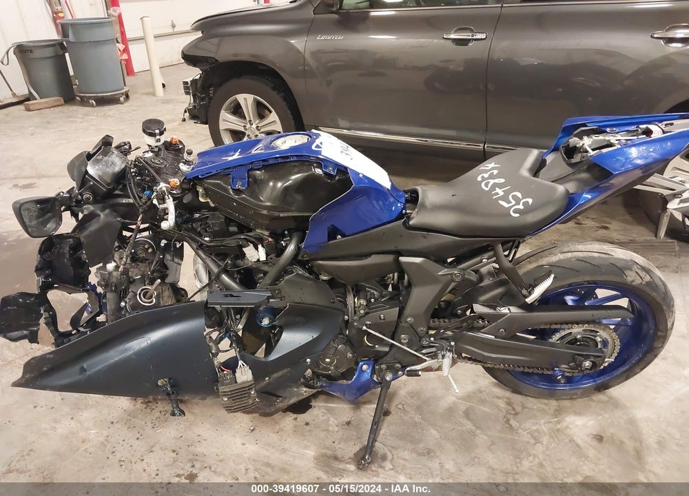 2022 YAMAHA YZFR7 VIN: JYARM38E9NA004252