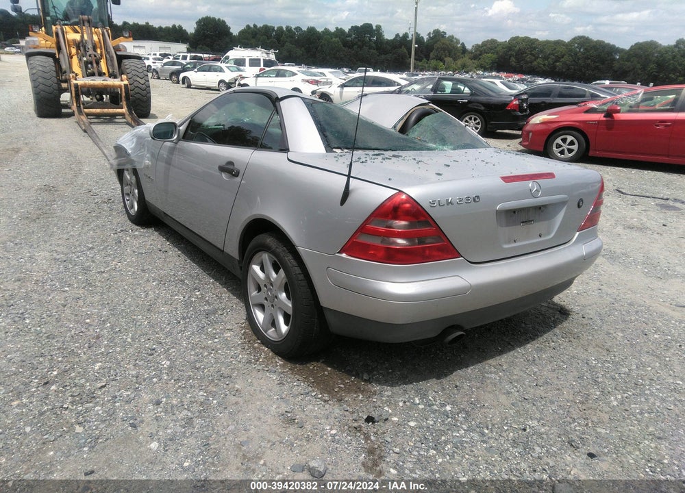1998 MERCEDES-BENZ SLK 230 VIN: WDBKK47F3WF063053
