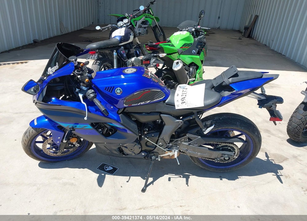 2024 YAMAHA YZFR7 VIN: JYARM38E4RA010448