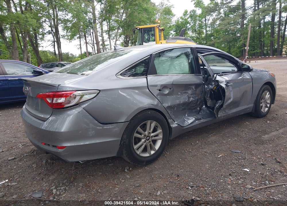 2015 HYUNDAI SONATA SE VIN: 5NPE24AF5FH145959