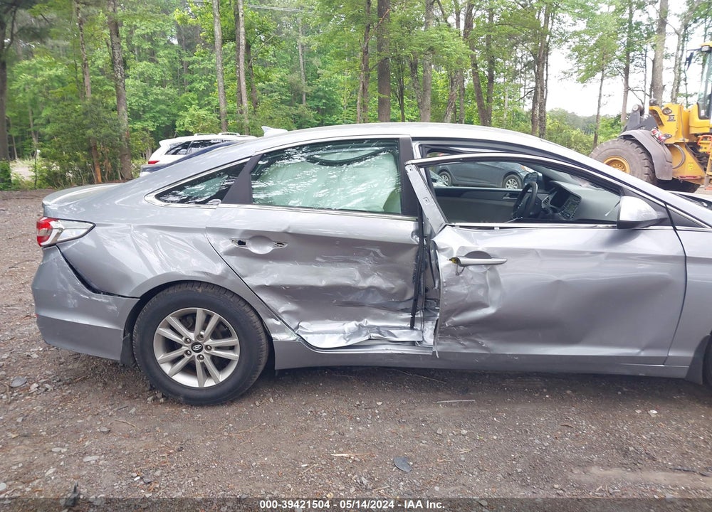 2015 HYUNDAI SONATA SE VIN: 5NPE24AF5FH145959
