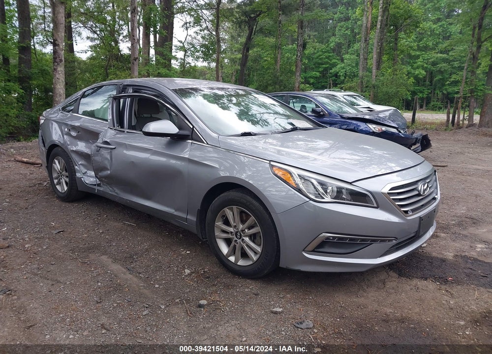 2015 HYUNDAI SONATA SE VIN: 5NPE24AF5FH145959