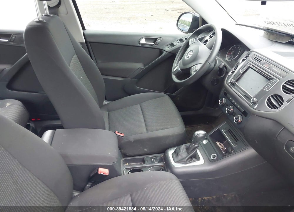 2017 VOLKSWAGEN TIGUAN 2.0T/2.0T S VIN: WVGBV7AX9HK051961