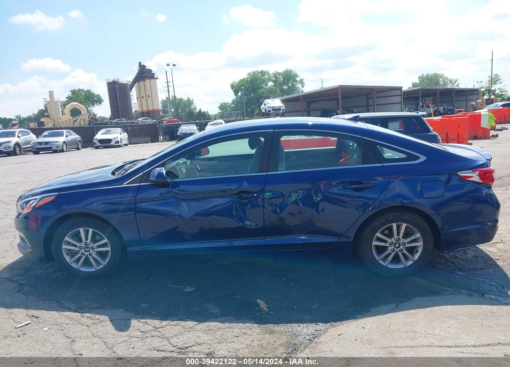 2015 HYUNDAI SONATA SE VIN: 5NPE24AF2FH205194