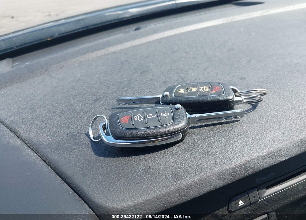 2015 HYUNDAI SONATA SE VIN: 5NPE24AF2FH205194