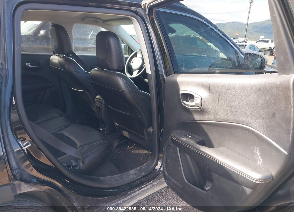 2018 JEEP COMPASS LATITUDE FWD VIN: 3C4NJCBBXJT300085