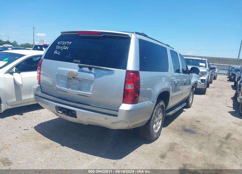 2014 CHEVROLET SUBURBAN 1500 LT VIN: 1GNSCJE09ER165733