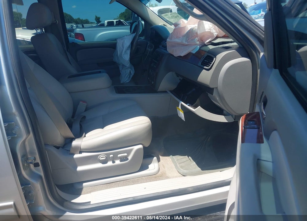 2014 CHEVROLET SUBURBAN 1500 LT VIN: 1GNSCJE09ER165733