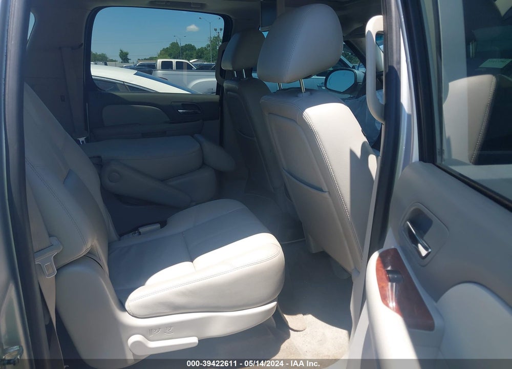 2014 CHEVROLET SUBURBAN 1500 LT VIN: 1GNSCJE09ER165733