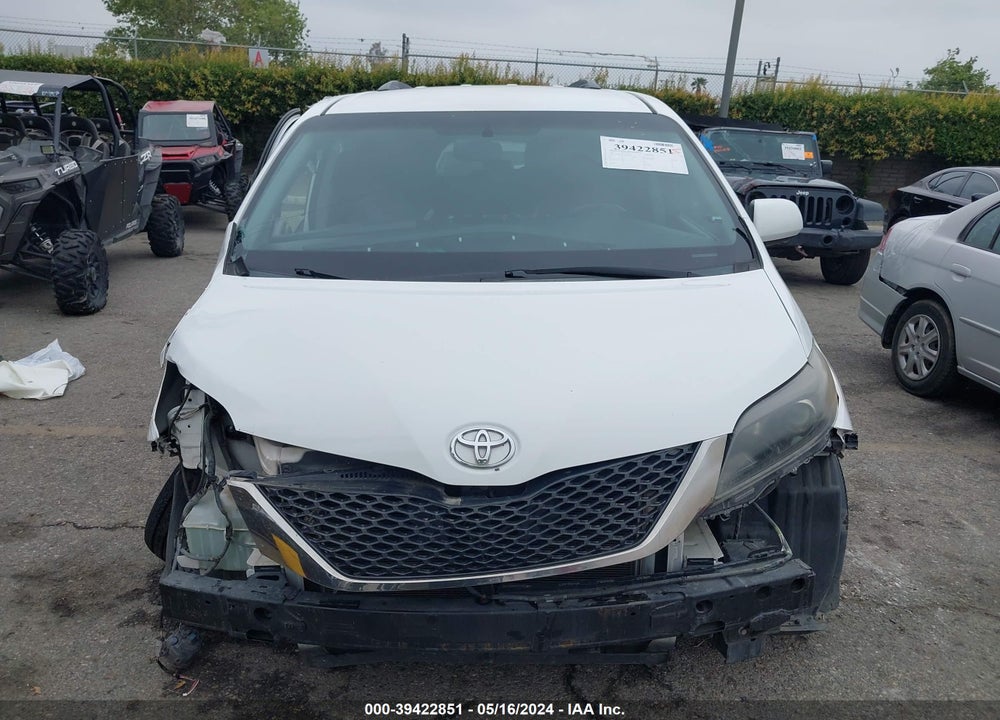2015 TOYOTA SIENNA SE 8 PASSENGER VIN: 5TDXK3DC1FS638424
