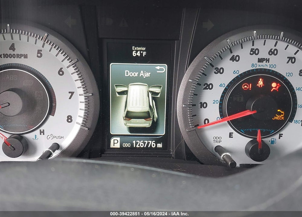 2015 TOYOTA SIENNA SE 8 PASSENGER VIN: 5TDXK3DC1FS638424