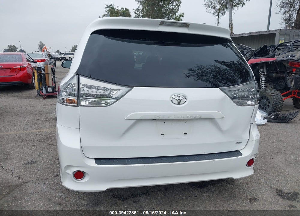 2015 TOYOTA SIENNA SE 8 PASSENGER VIN: 5TDXK3DC1FS638424
