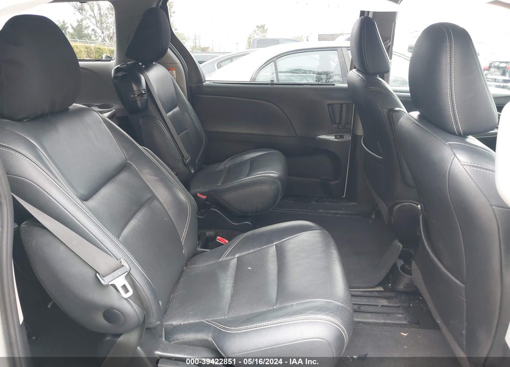 2015 TOYOTA SIENNA SE 8 PASSENGER VIN: 5TDXK3DC1FS638424