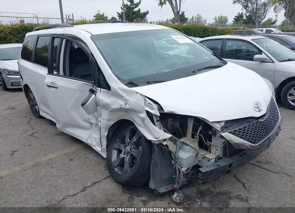 2015 TOYOTA SIENNA SE 8 PASSENGER VIN: 5TDXK3DC1FS638424