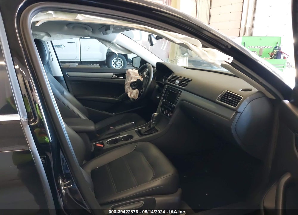 2014 VOLKSWAGEN PASSAT 2.0L TDI SE VIN: 1VWBN7A38EC068951