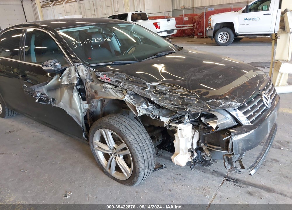 2014 VOLKSWAGEN PASSAT 2.0L TDI SE VIN: 1VWBN7A38EC068951