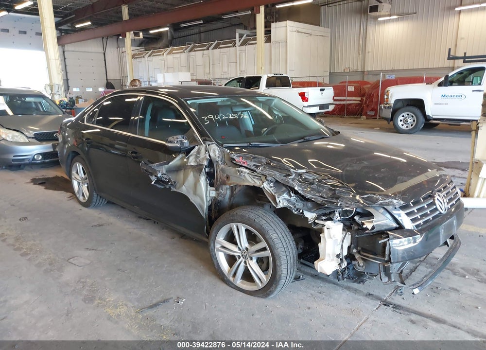 2014 VOLKSWAGEN PASSAT 2.0L TDI SE VIN: 1VWBN7A38EC068951