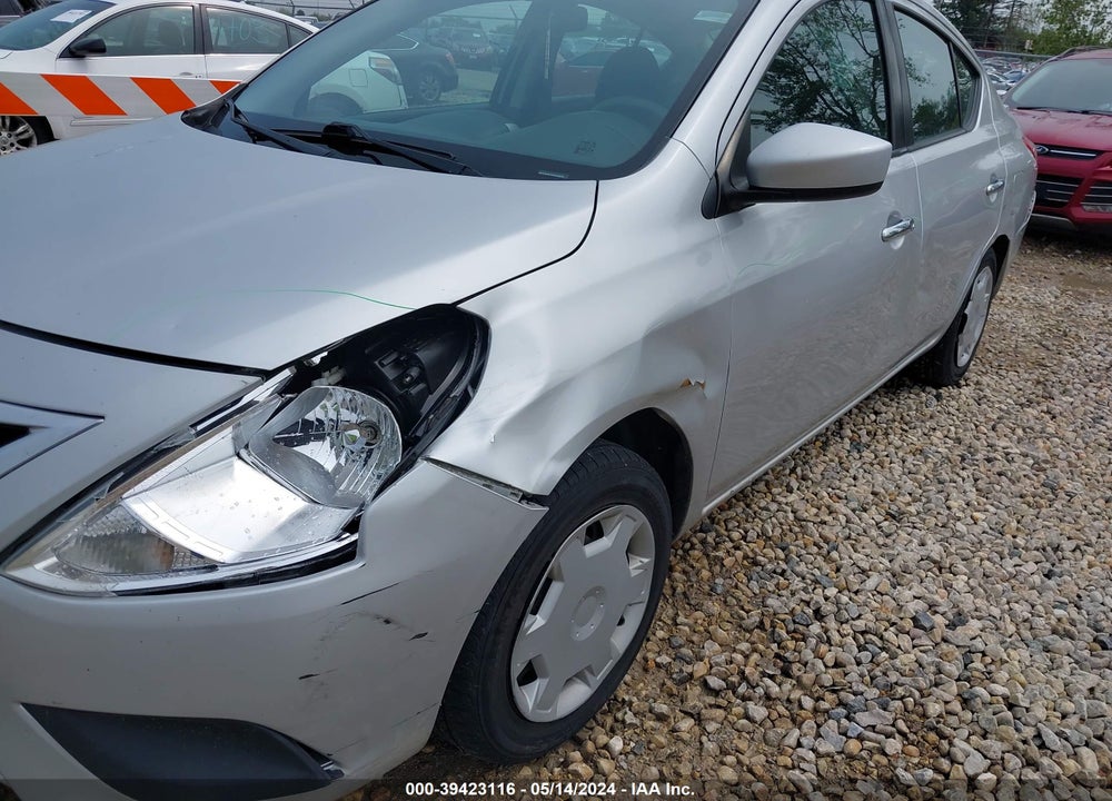 2018 NISSAN VERSA 1.6 SV VIN: 3N1CN7AP3JK409836