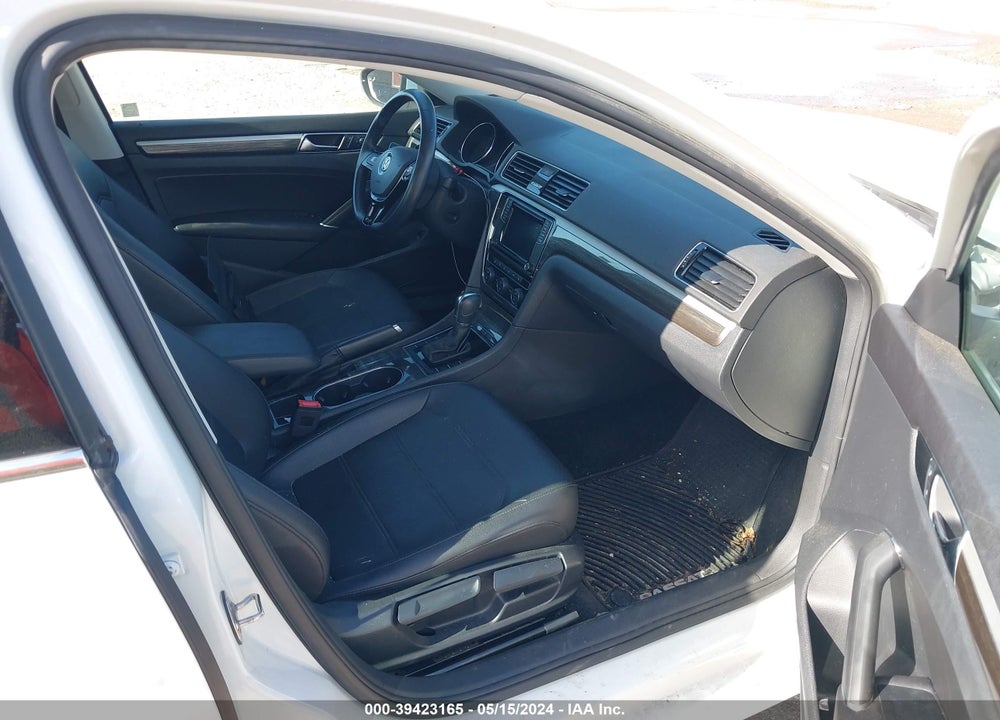 2018 VOLKSWAGEN PASSAT 2.0T SE VIN: 1VWBA7A36JC050776