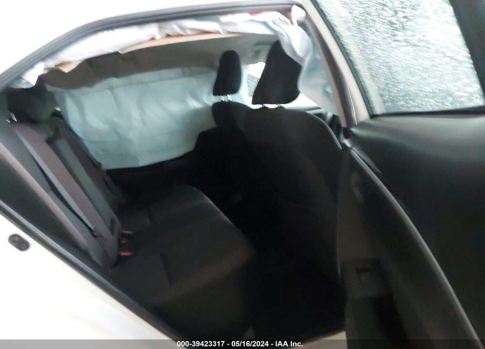 2019 TOYOTA COROLLA LE VIN: 2T1BURHE2KC241343