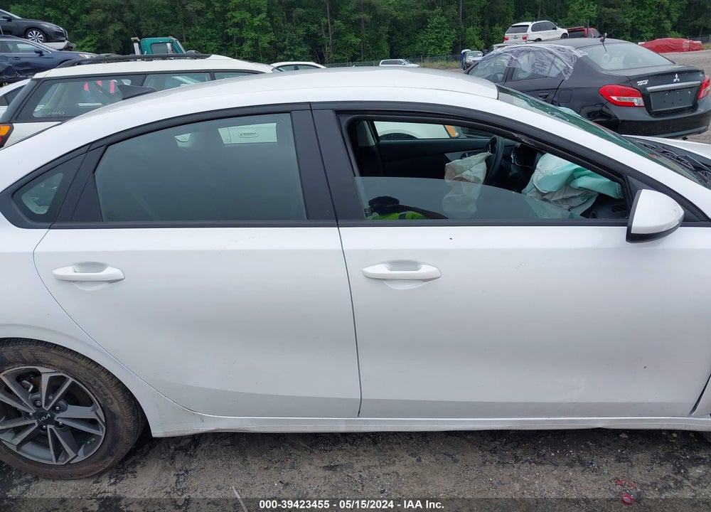 2024 KIA FORTE LXS VIN: 3KPF24AD1RE736205