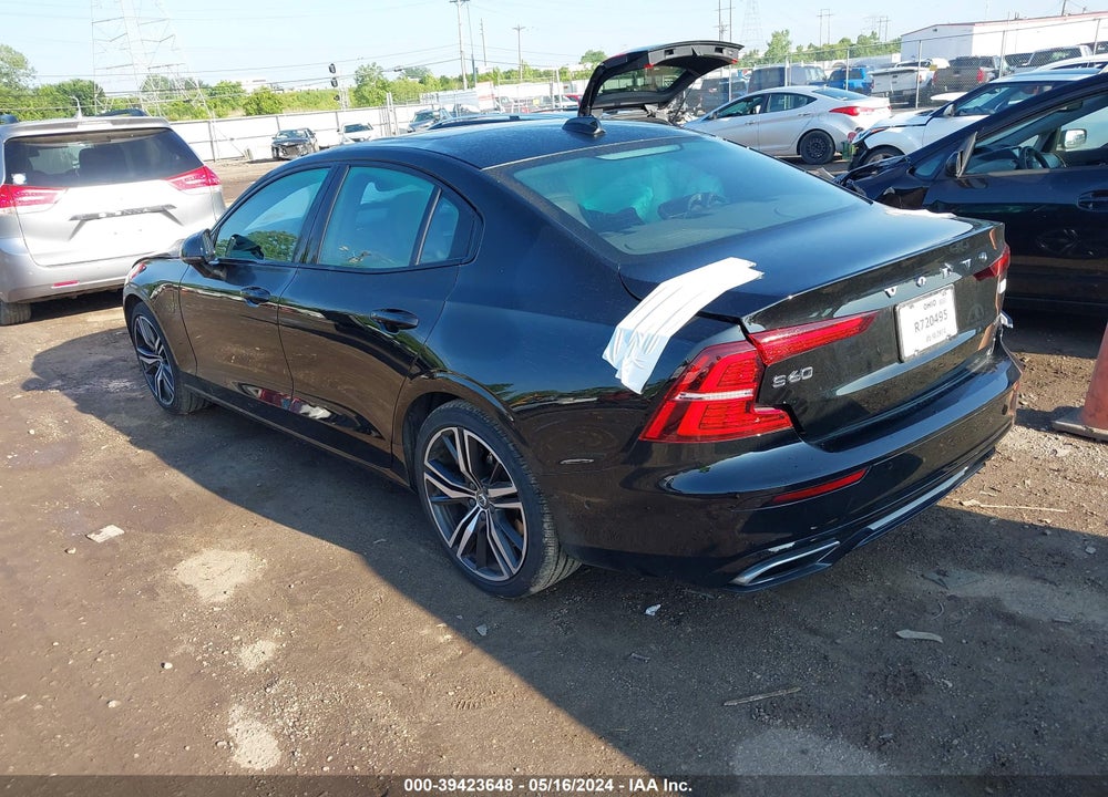 2021 VOLVO S60 RECHARGE PLUG-IN HYBRID T8 R-DESIGN VIN: 7JRBR0FM1MG113074