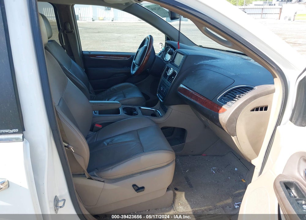2013 CHRYSLER TOWN & COUNTRY LIMITED VIN: 2C4RC1GG1DR588915