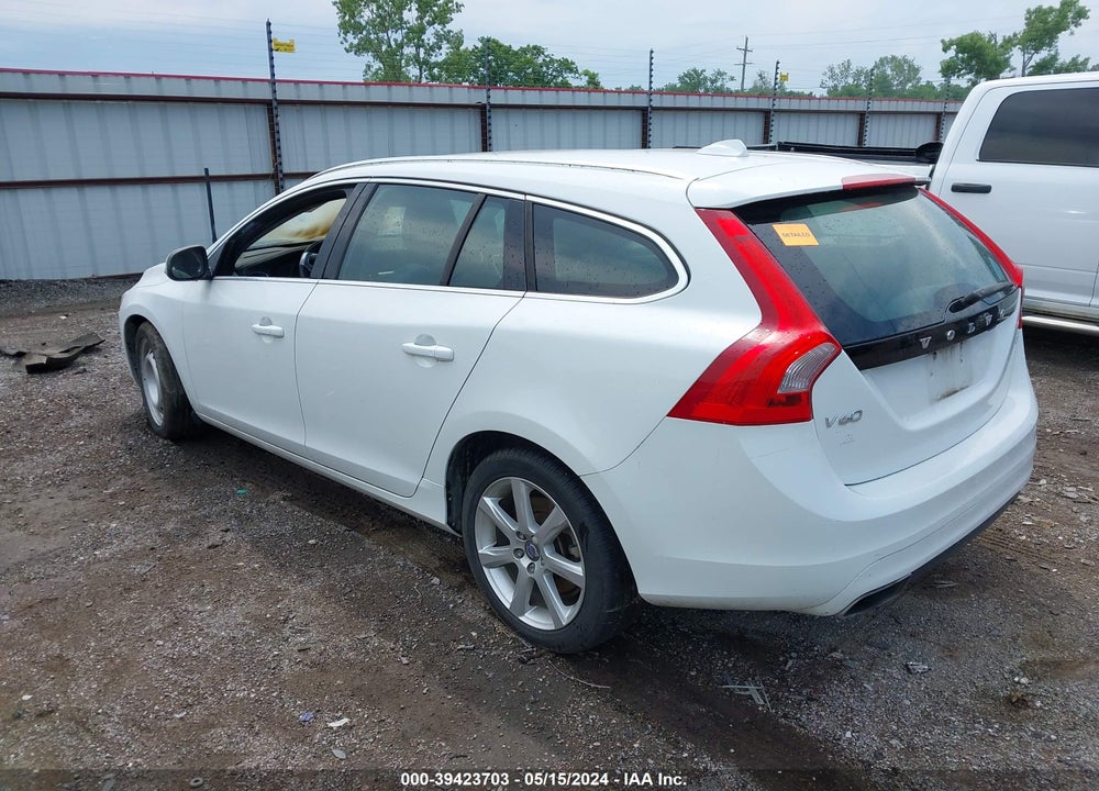 2017 VOLVO V60 VIN: YV140MEK2H1333206