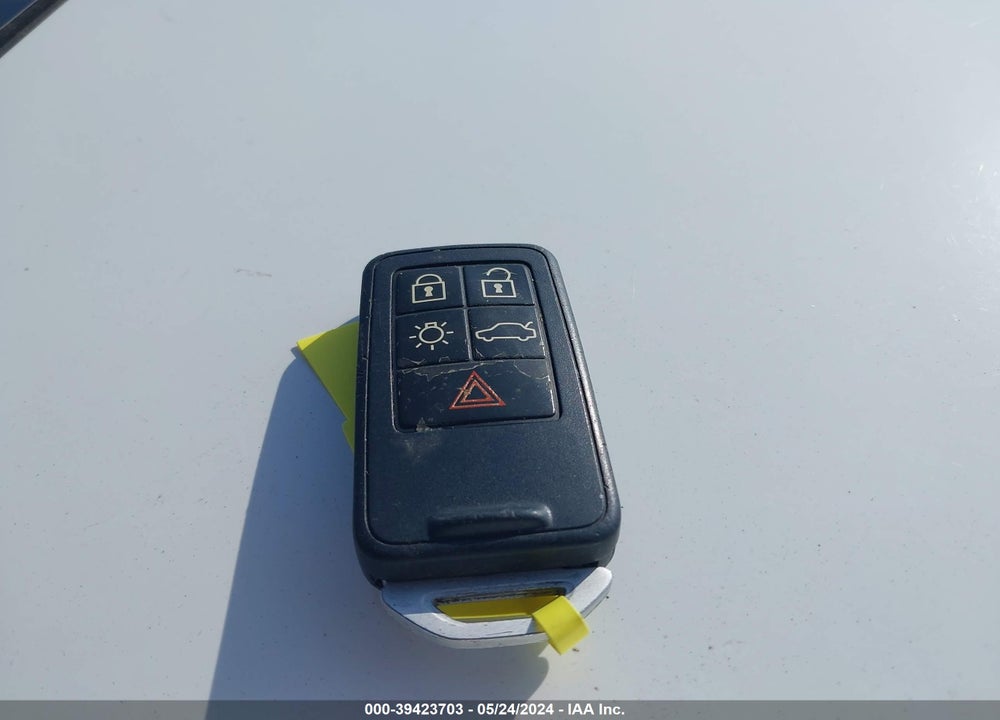 2017 VOLVO V60 VIN: YV140MEK2H1333206