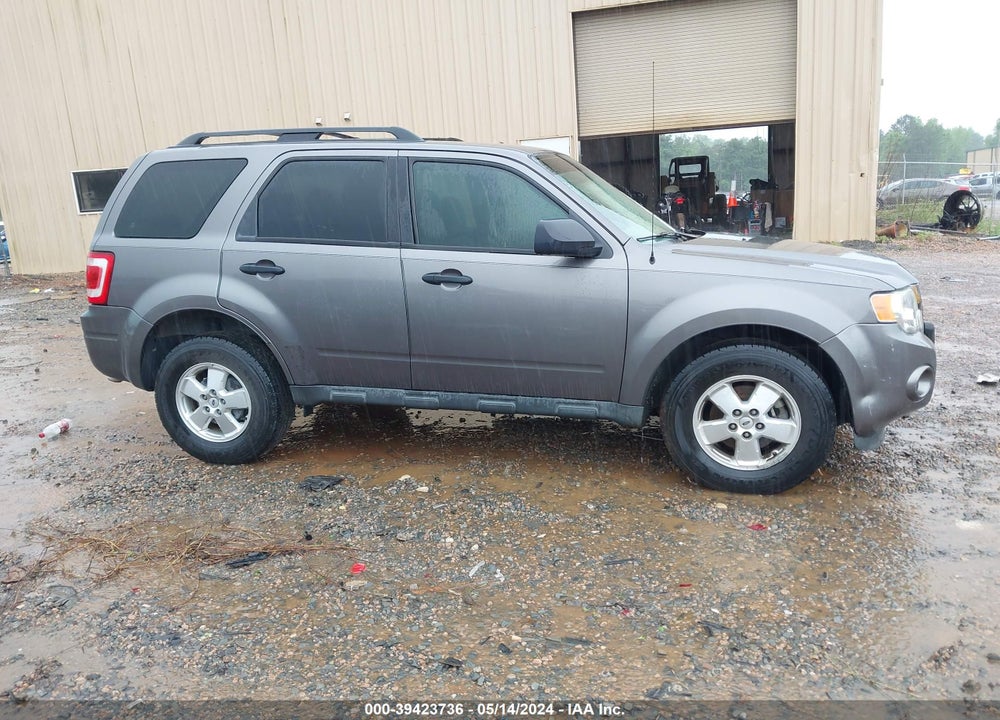 2011 FORD ESCAPE XLS VIN: 1FMCU0C7XBKC60242