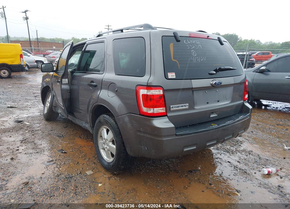 2011 FORD ESCAPE XLS VIN: 1FMCU0C7XBKC60242