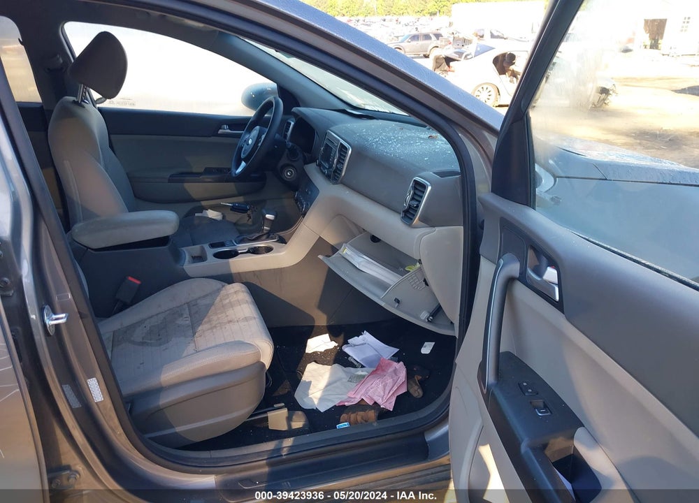 2018 KIA SPORTAGE LX VIN: KNDPM3AC3J7483604