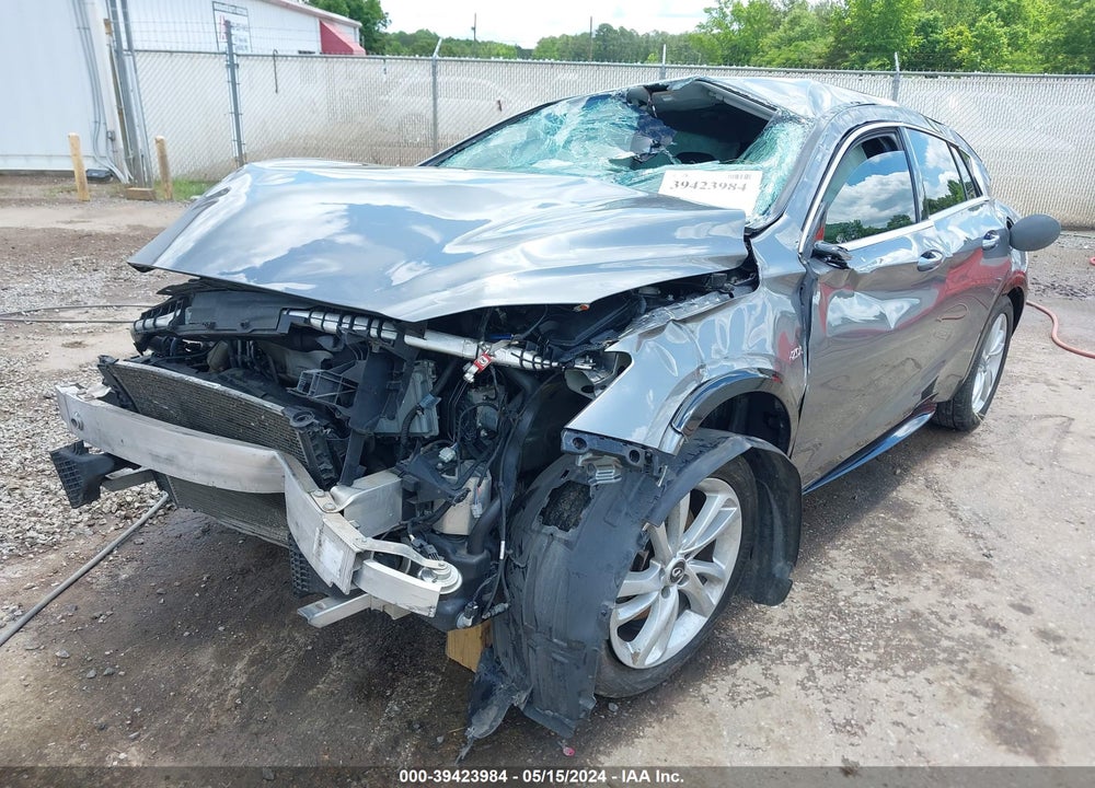 2018 INFINITI QX30 LUXURY VIN: SJKCH5CP1JA057599