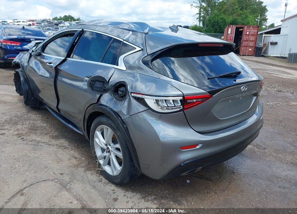 2018 INFINITI QX30 LUXURY VIN: SJKCH5CP1JA057599