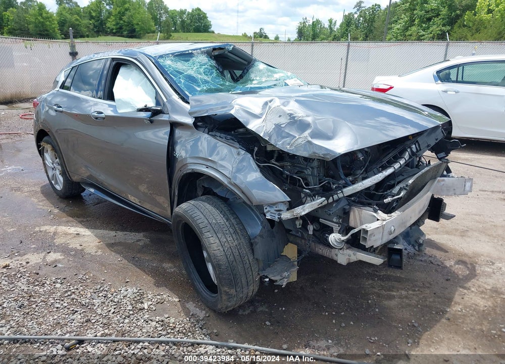 2018 INFINITI QX30 LUXURY VIN: SJKCH5CP1JA057599
