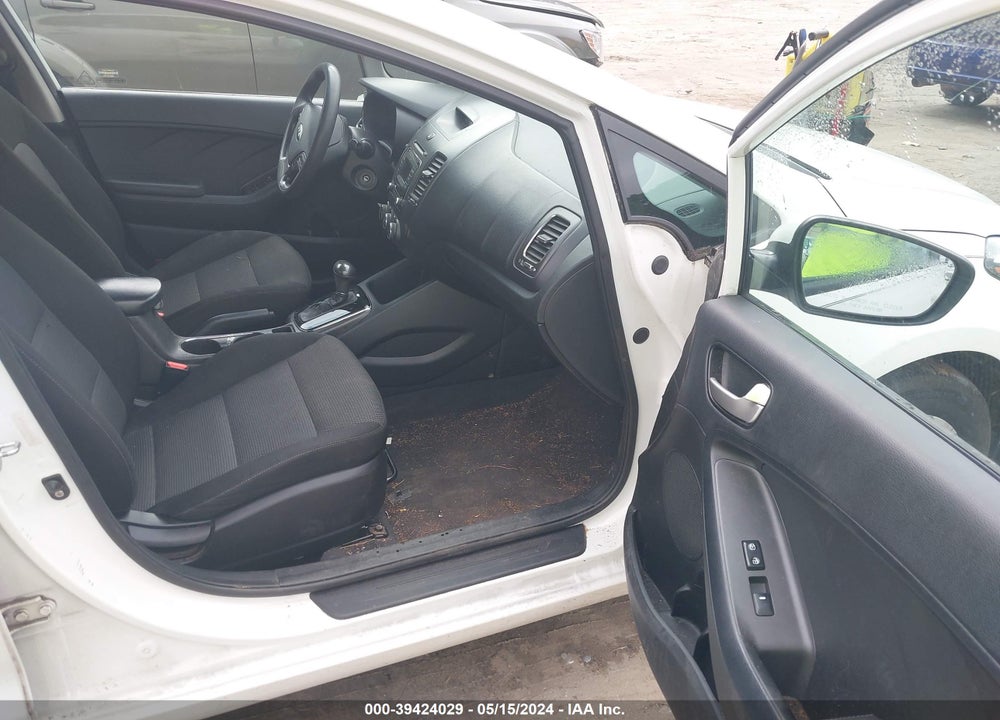 2018 KIA FORTE LX VIN: 3KPFK4A78JE185303