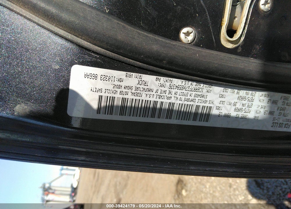 2017 RAM 1500 VIN: 1C6RR7FG7HS594376