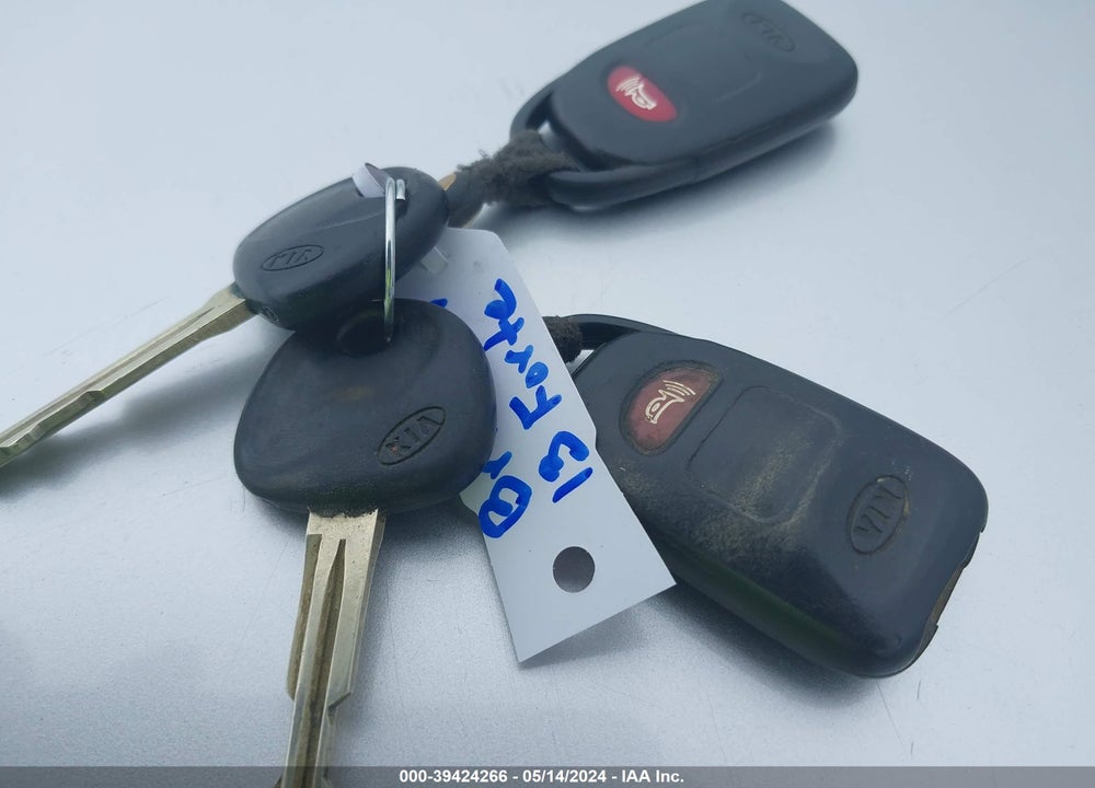 2013 KIA FORTE EX VIN: KNAFU4A2XD5704458