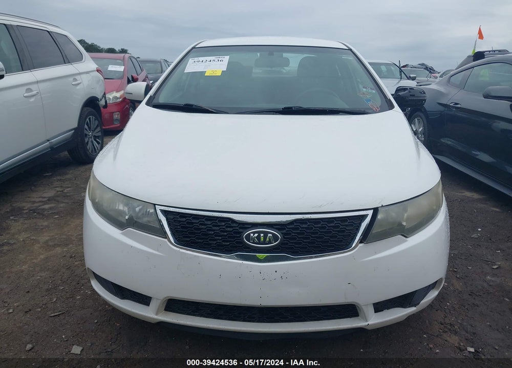 2011 KIA FORTE EX VIN: KNAFU4A20B5381230