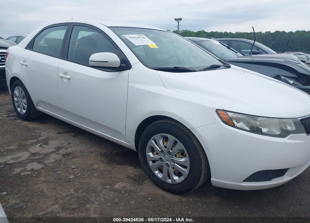 2011 KIA FORTE EX VIN: KNAFU4A20B5381230