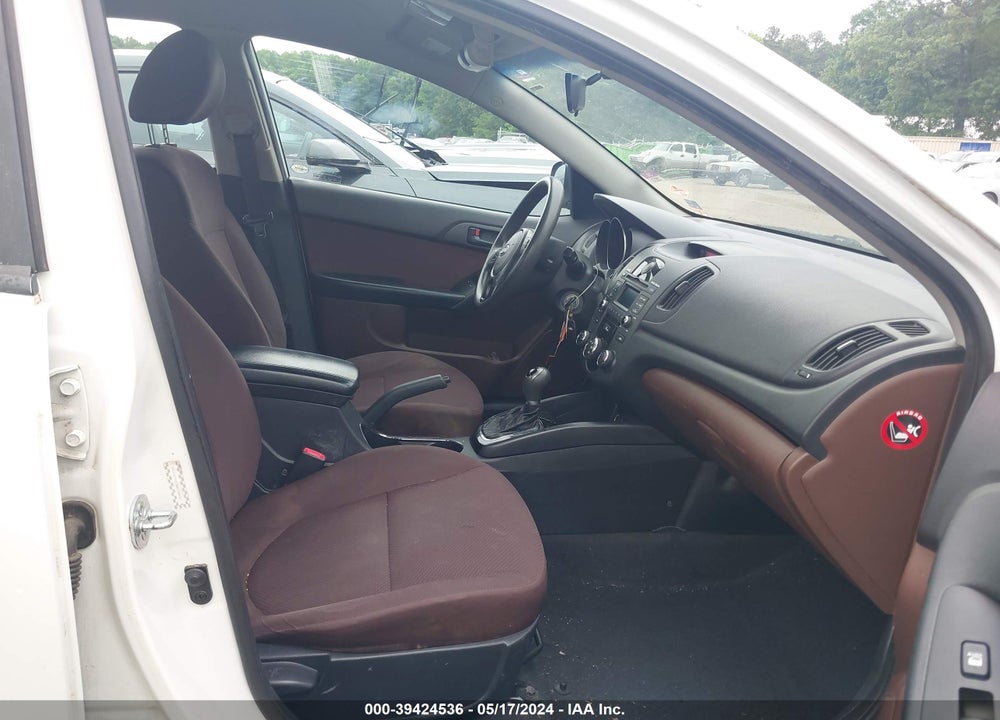 2011 KIA FORTE EX VIN: KNAFU4A20B5381230
