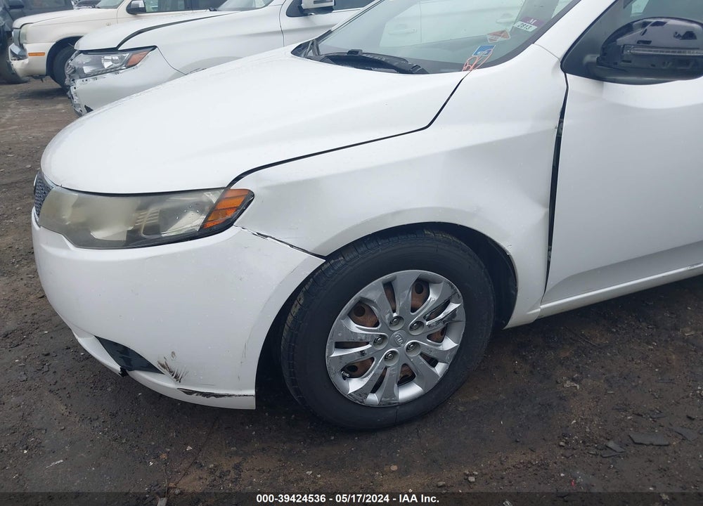 2011 KIA FORTE EX VIN: KNAFU4A20B5381230