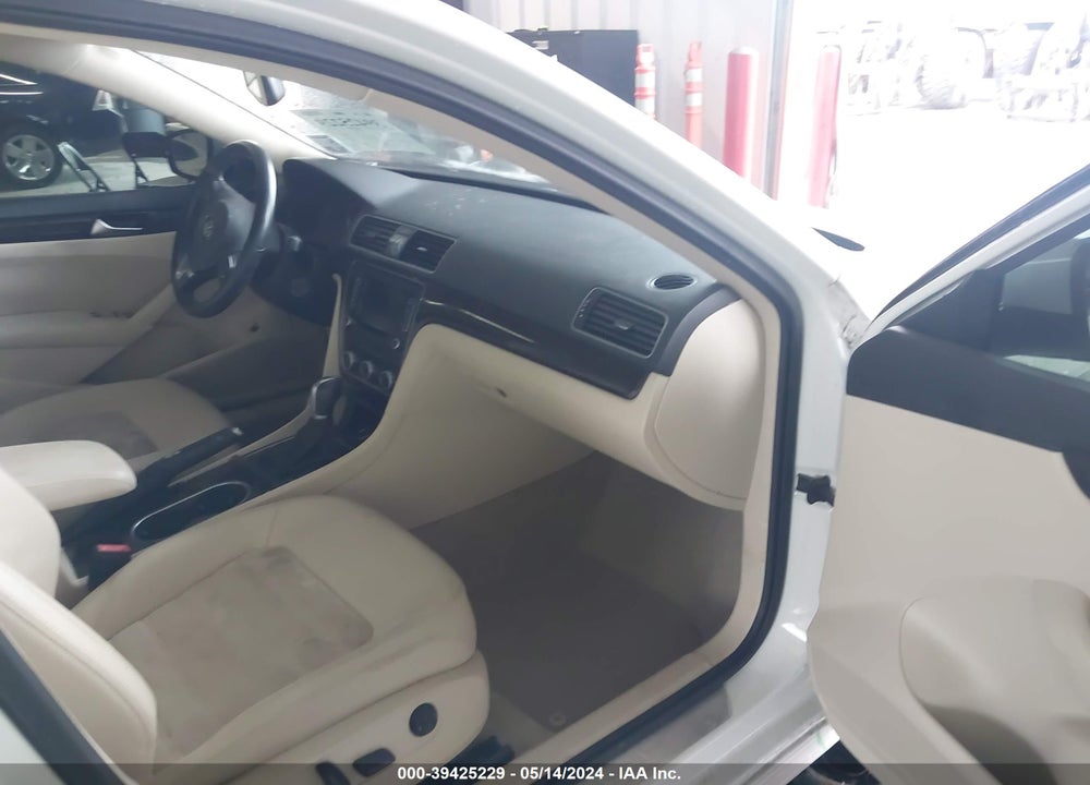2015 VOLKSWAGEN PASSAT 2.0L TDI SEL PREMIUM VIN: 1VWCV7A38FC043716