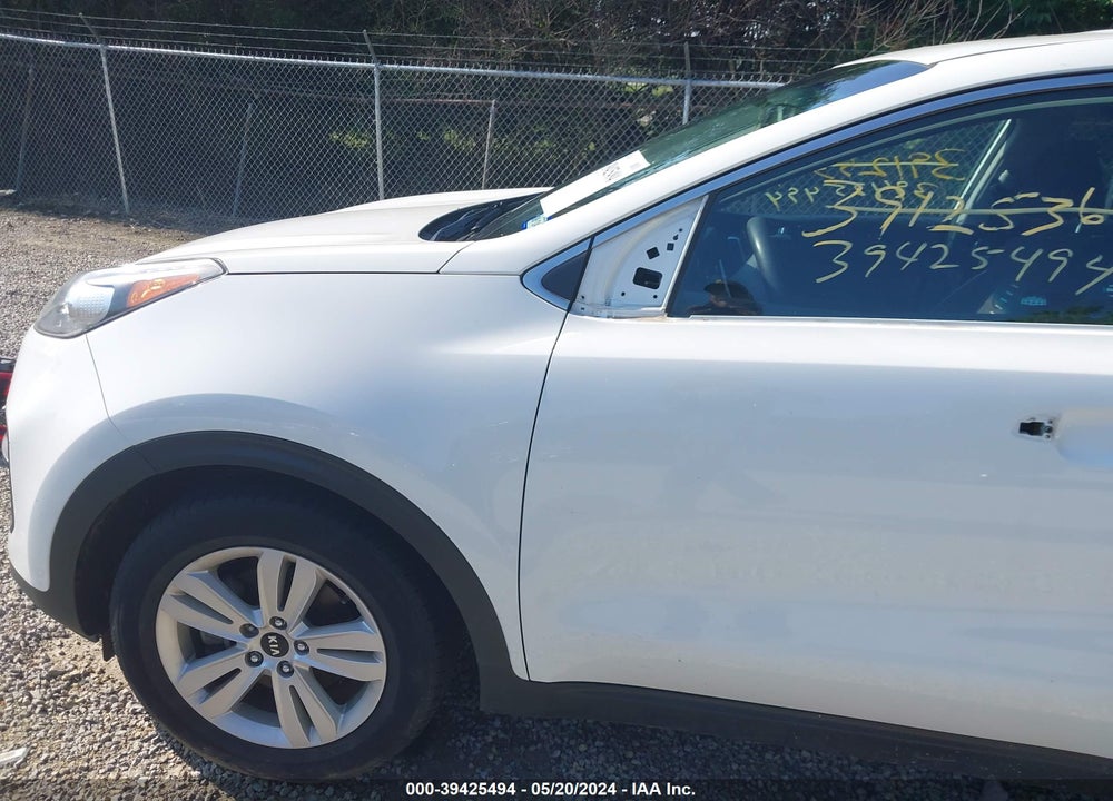 2018 KIA SPORTAGE LX VIN: KNDPM3AC5J7459966