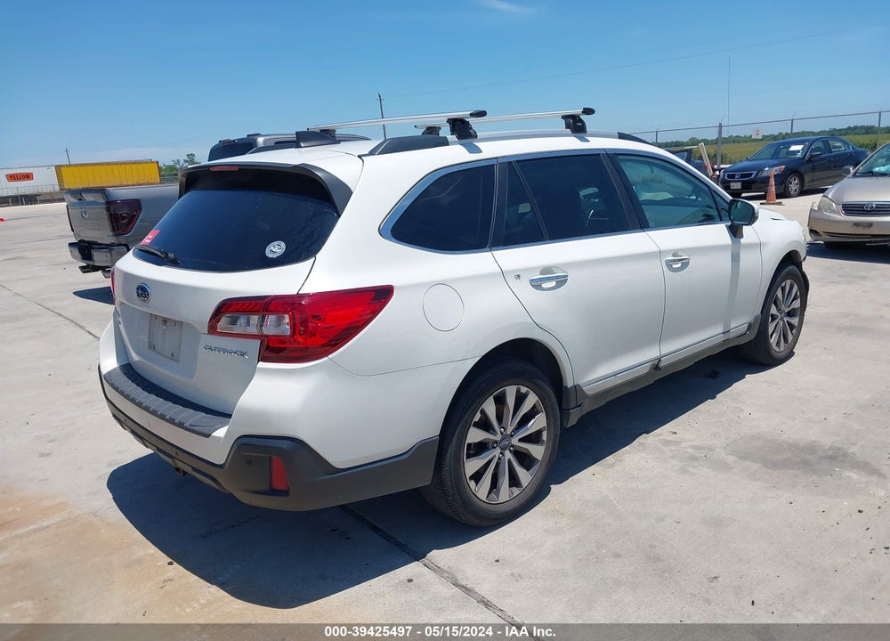 2018 SUBARU OUTBACK 2.5I TOURING VIN: 4S4BSATC8J3211439