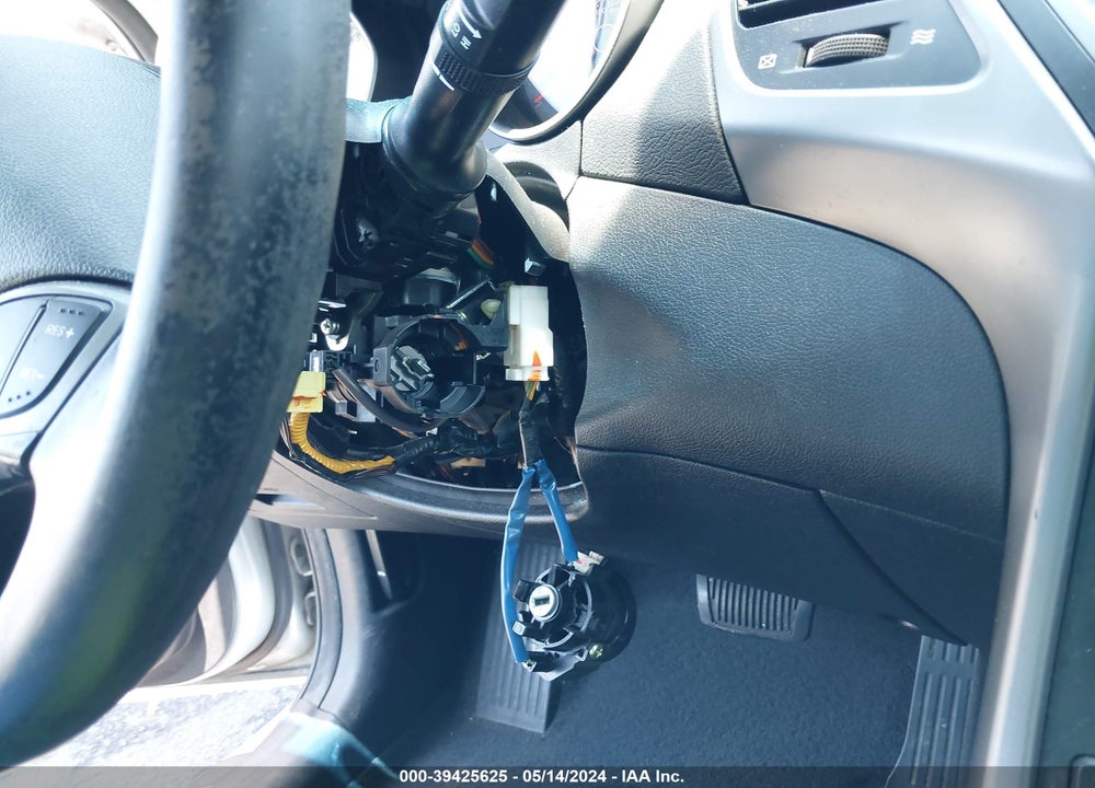 2015 HYUNDAI ELANTRA SE VIN: 5NPDH4AE3FH610756